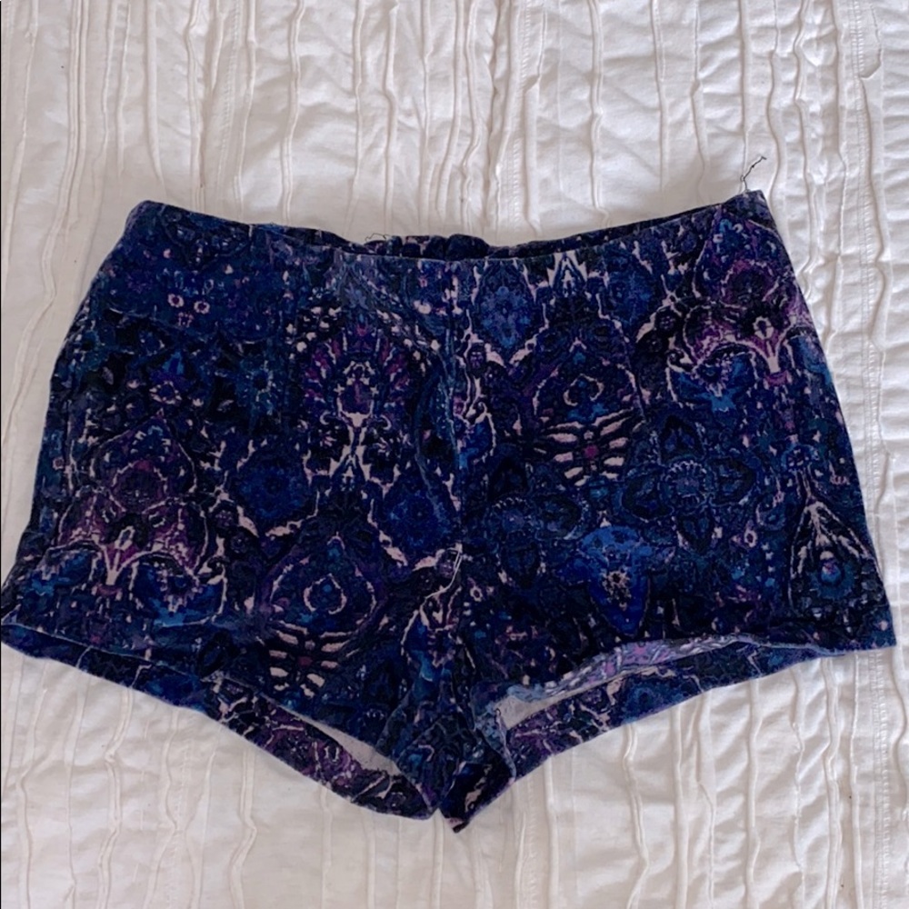 Crushed velvet shorts